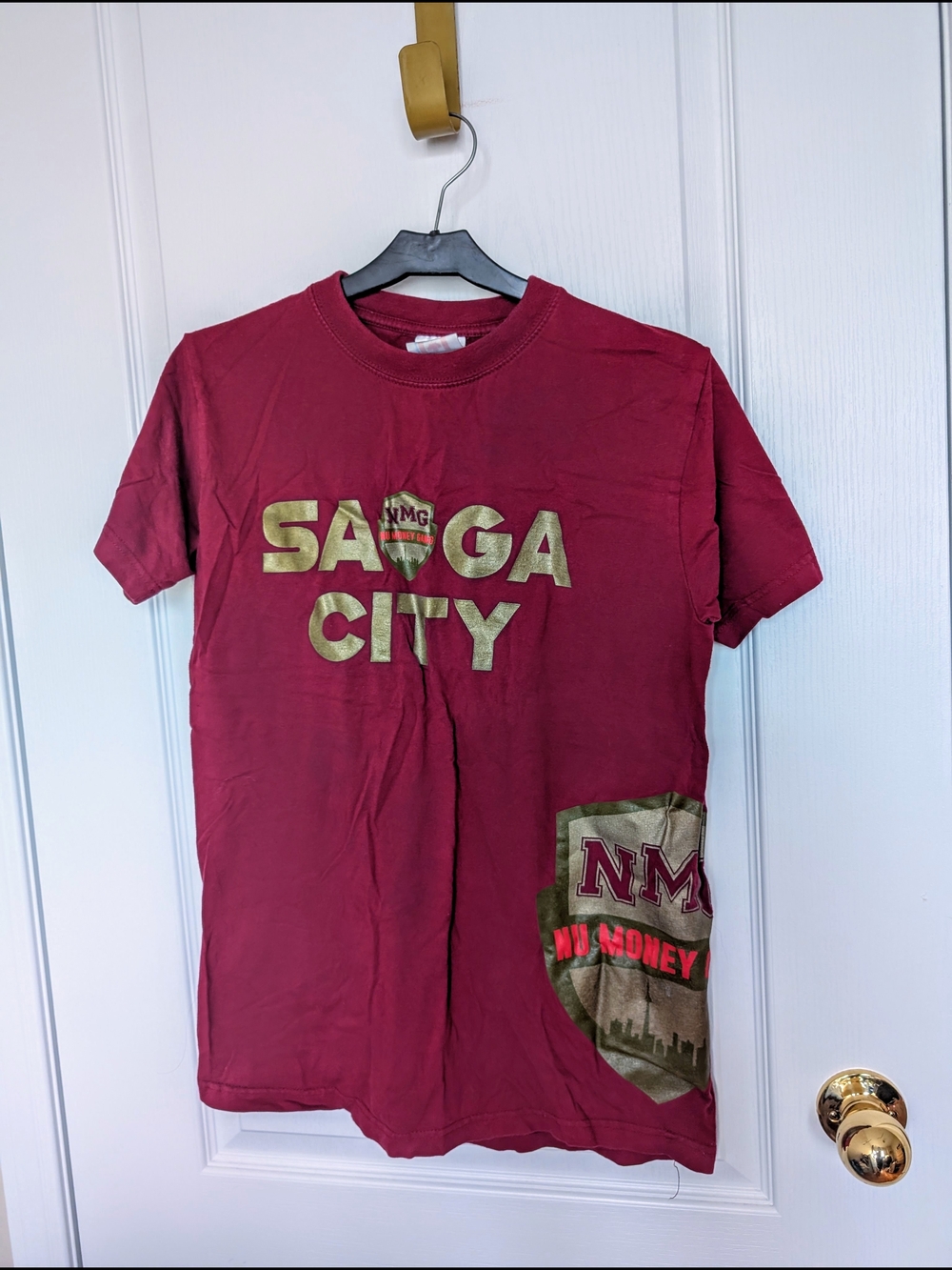 3/$15 Maroon Graphic Tee with Gold Accent Print